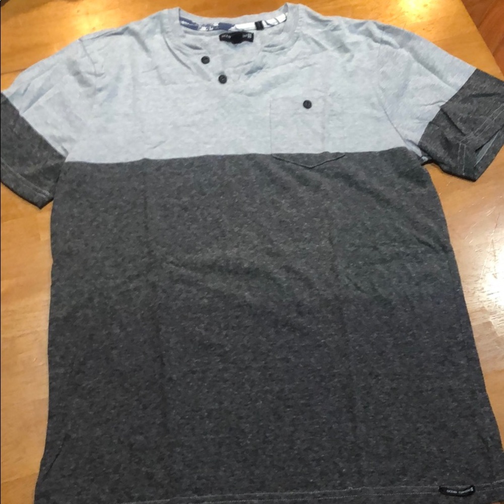 Light and Dark Gray Ocean Current Tee